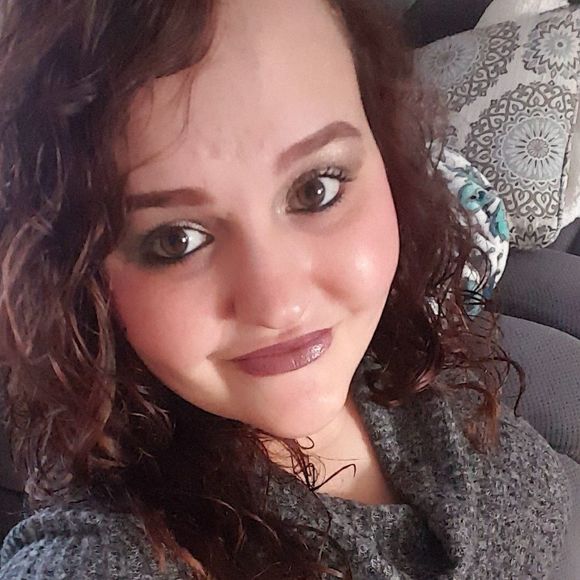 Meet your Posher, Sheena - Picture 1 of 1